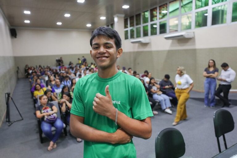 CNH Social: Projeto entrega documentos no Detran-AM, com presença de Wilson Lima