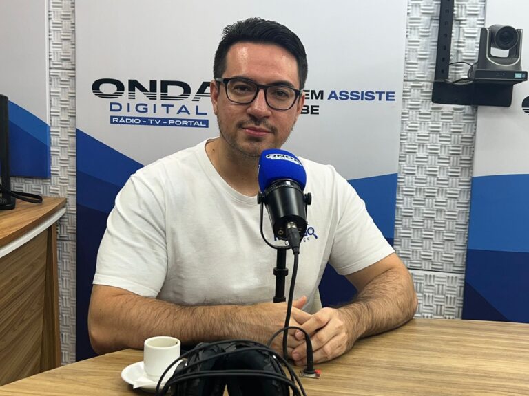 “Uma base que as vezes vota contra”, diz Rodrigo Guedes ao criticar vereadores que afirmam ser oposição a David Almeida