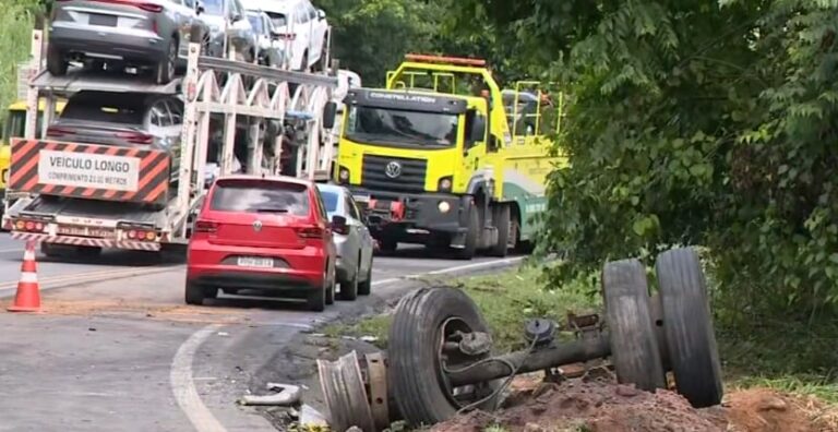 No ES, acidente com carretas mata cinco pessoas na BR-101