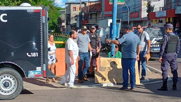 Mulher morre e irmão fica ferido após acidente na zona Oeste de Manaus