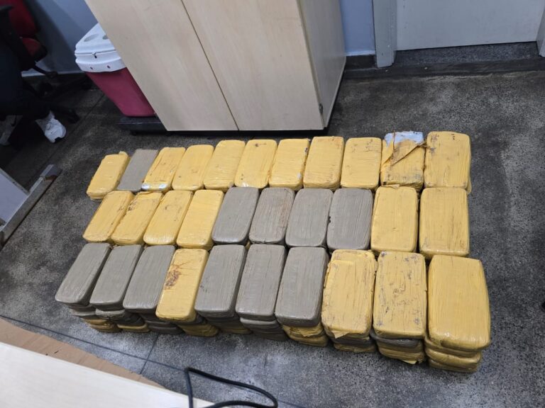 Homem é preso com 155 tabletes de cocaína que seriam levado para Roraima
