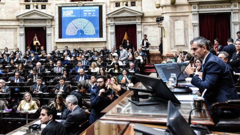 Câmara dos Deputados da Argentina aprova projeto de reforma econômica de Milei   