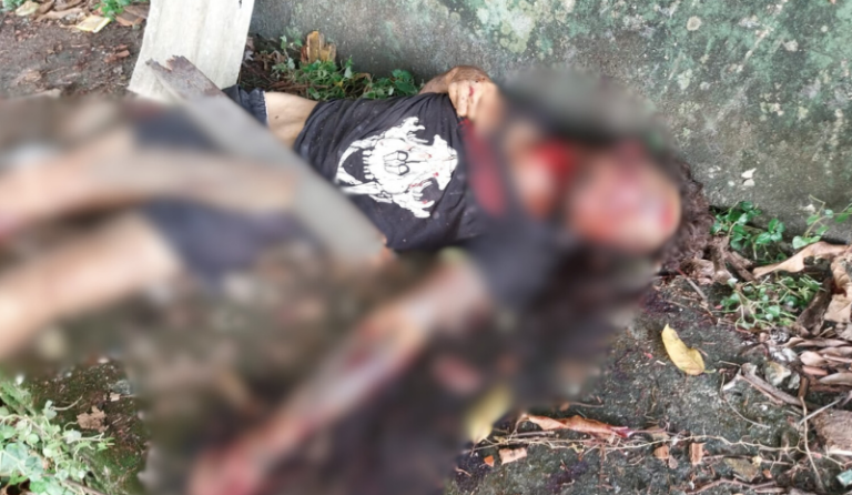 IMAGENS FORTES: Morador de rua é encontrado degolado em Manaus e com bilhete ao lado: “Morreu porque é ladrão”