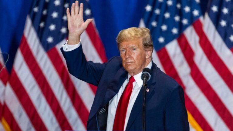 Após ser eleito, Donald Trump se encontrará com Joe Biden na quarta-feira (13)