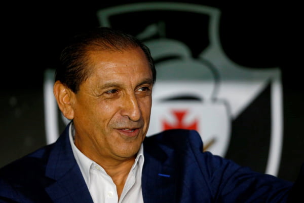 Vasco demite técnico Rámon Gama após sofrer goleada para o Criciúma