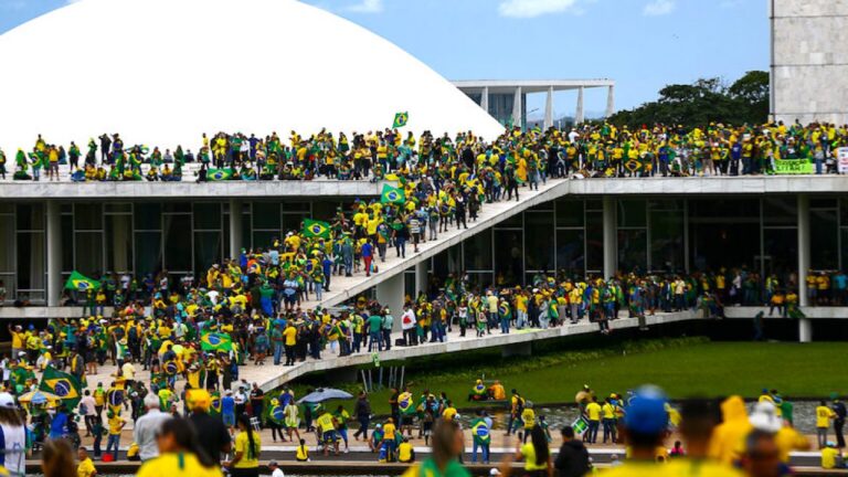 8/01: STJ nega pedido da oposição para ter acesso as imagens do Palácio da Justiça