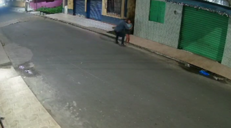 VÍDEO: Adolescente de 12 anos consegue fugir de tentativa de estupro, no AM