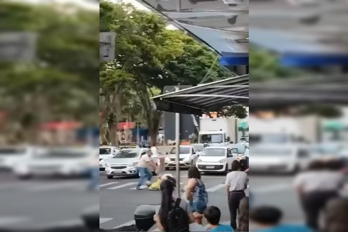 VÍDEO: Agente de trânsito e motociclista "saem na porrada" em Uberlândia (MG)