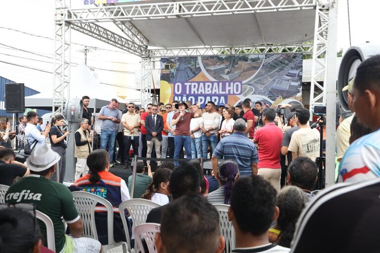 “Quem deve os professores não é a prefeitura”, diz David Almeida sobre Fundeb