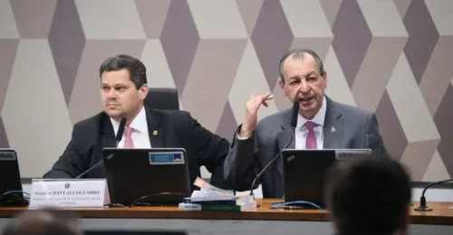 Omar Aziz critica Marina Silva: “É a maior autoridade ambiental, só que não discute com o Congresso”