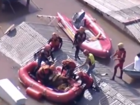 VÍDEO: Cavalo “Caramelo” é resgatado com sucesso de telhado em Canoas