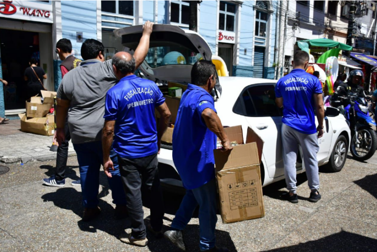 Em Manaus, operação apreende mais de 1,5 tonelada de produtos irregulares