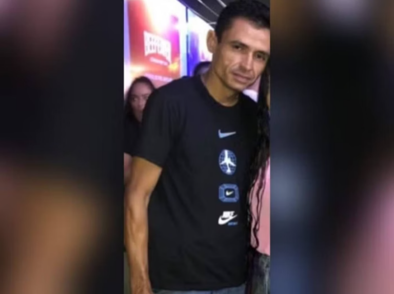 VÍDEO: Policial de folga é morto a tiros na ‘frente’ de viatura da PM, no Ceará VÍDEO: Policial de folga é morto a tiros na ‘frente’ de viatura da PM, no Ceará