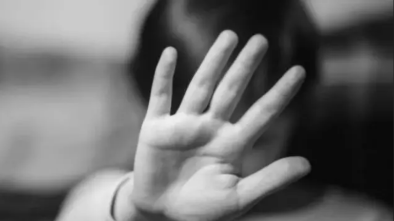 Mãe, dona de motel e homem de 46 anos são presos por envolvimento no estupro de adolescente de 13 anos, em Manaus