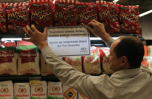 Produtos gaúchos: campanhas incentivam a compra de itens fabricados no RS para recuperação da economia local Produtos gaúchos: campanhas incentivam a compra de itens fabricados no RS para recuperação da economia local