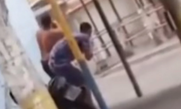 VÍDEO: Policiais militares são recebidos a tiros em comunidade no RJ