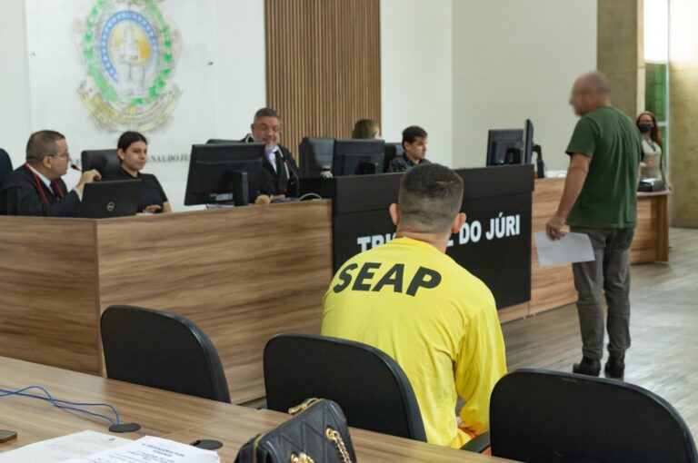 Dupla é condenada por degolar mulher e enterrar corpo em cova rasa em Manaus