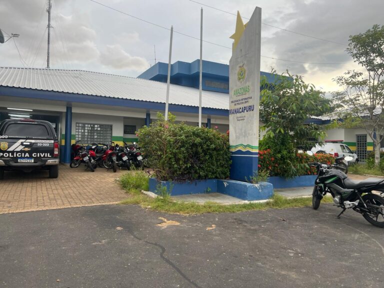 AM: homem procurado por roubo é preso após agredir e ameaçar companheira