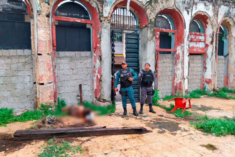 Homem é encontrado com marcas de agressão em prédio abandonado de Manaus