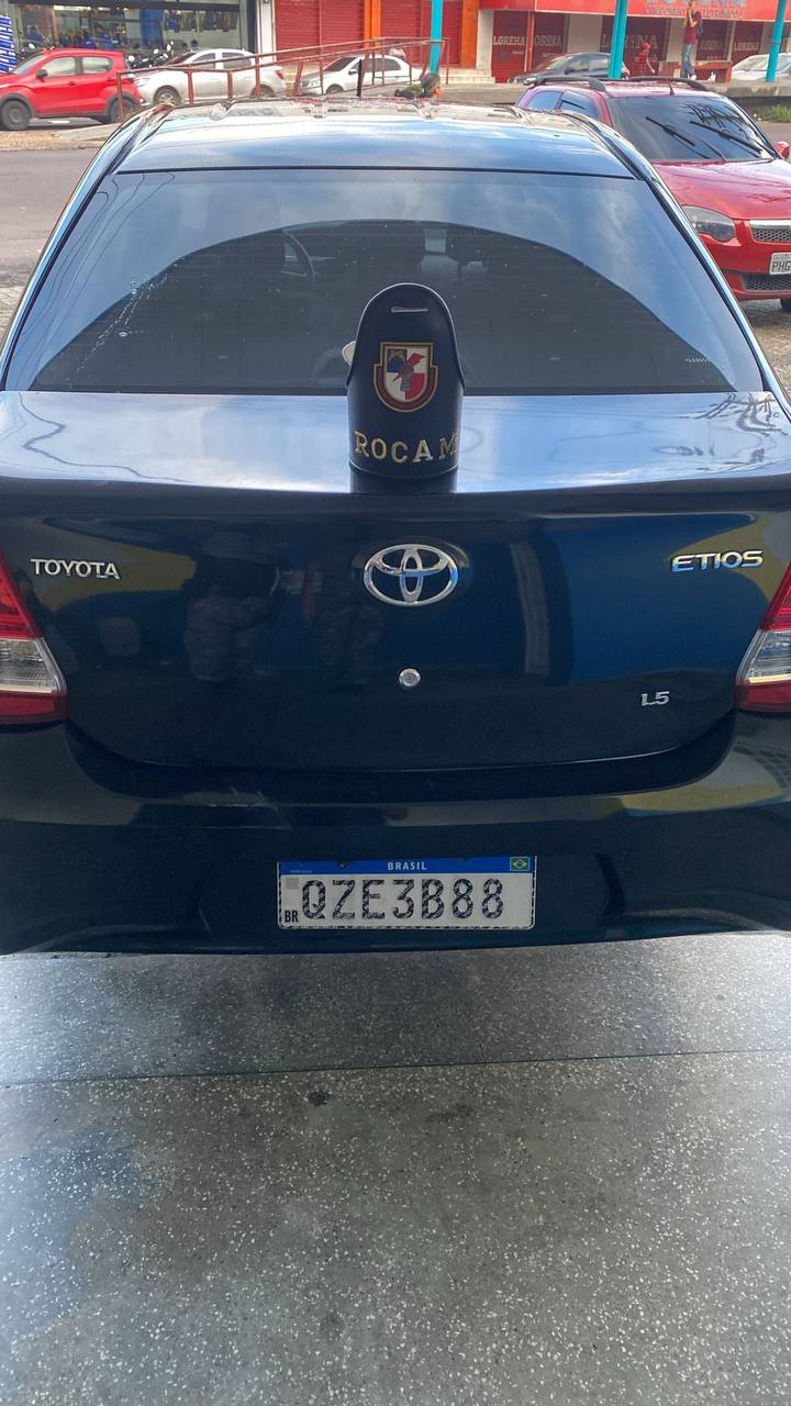 A Rocam recuperou dois veículos com restrição de furto.