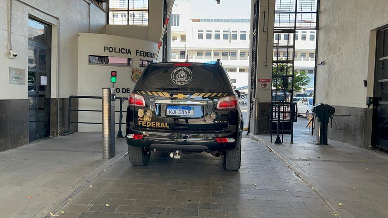 O homem responde processo criminal no Peru por estupro de vulnerável.