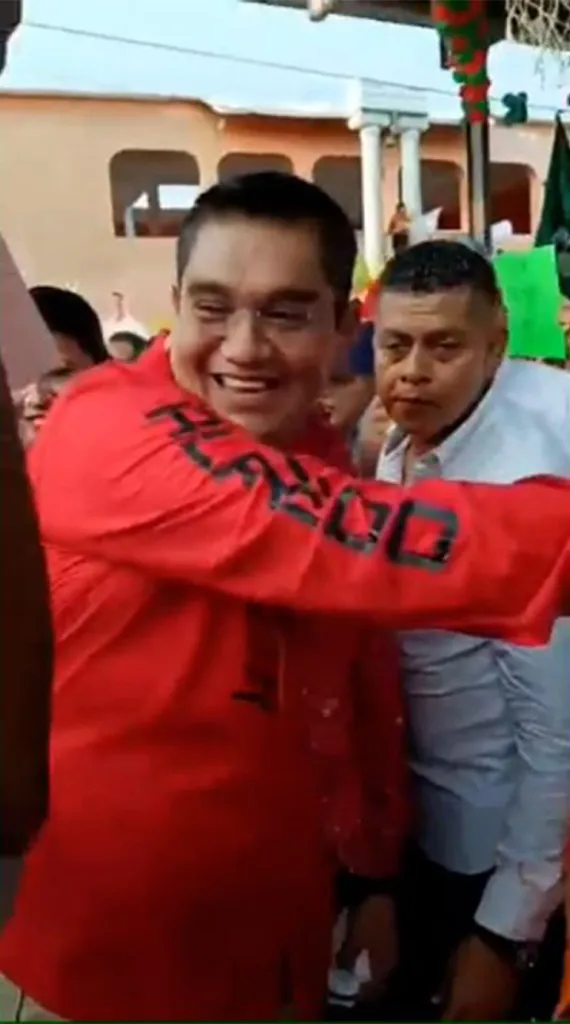 VÍDEOS: No México, candidato a prefeito é assassinado durante comício