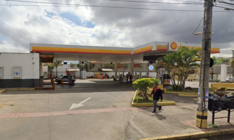 Mulheres são mortas a tiros enquanto bebiam em loja de conveniência em BH