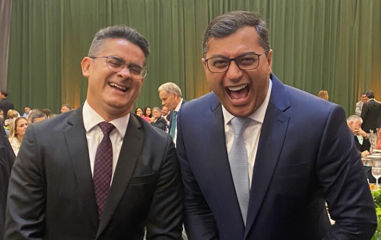 “Como eu queria ter aqui nesse palanque a presença do prefeito e do governador”, diz Marcos Rotta em evento da prefeitura