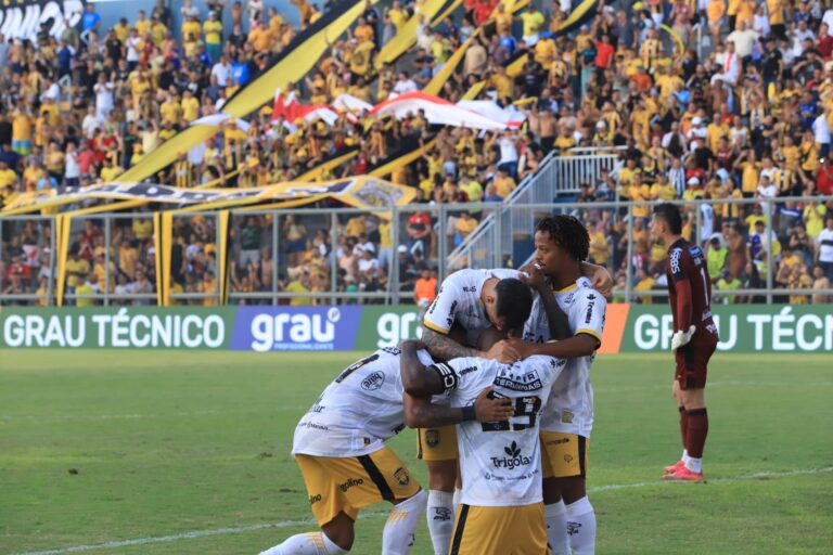 Série B: Com gols de Sassá e Jô, Amazonas FC vence o Brusque por 2 a 1