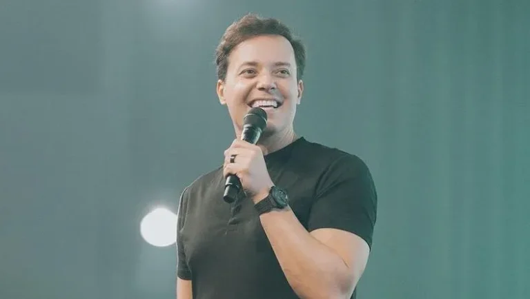 Pastor André Valadão sugere que pais não devem mandar seus filhos à faculdade