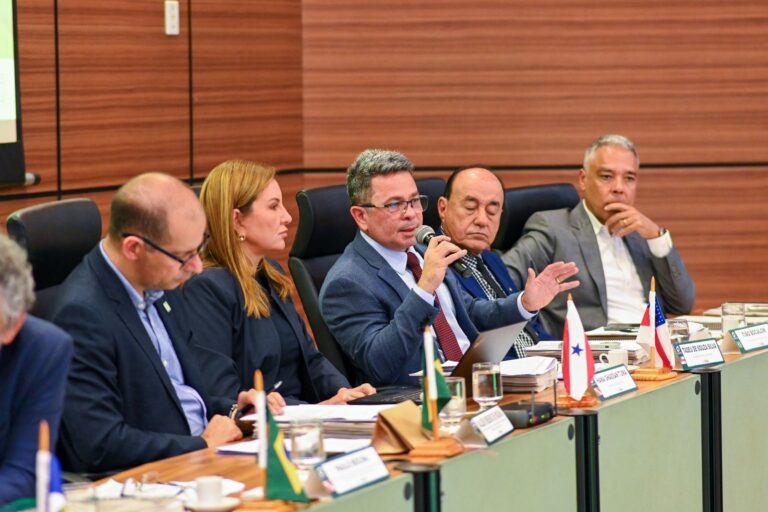 Em Belém, Amazonas reforça cooperação com Governo Federal no combate à estiagem
