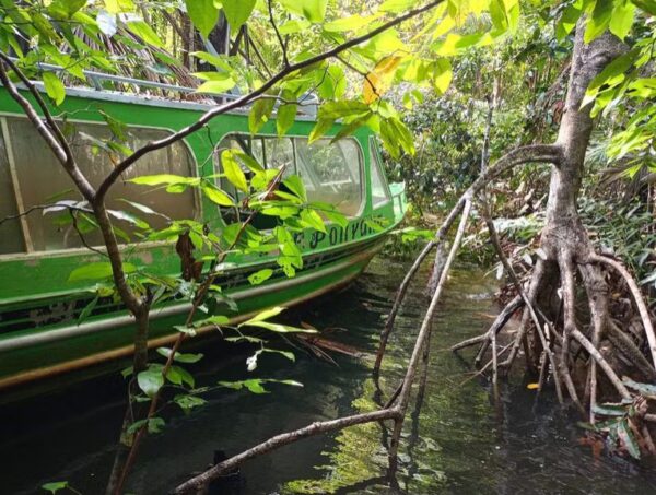 Roubada por piratas, lancha avaliada em R$ 90 mil é encontrada pela polícia, no Pará