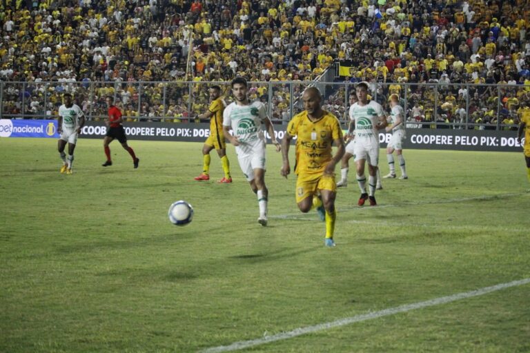Fora de casa, Amazonas encara a Chapecoense na Série B