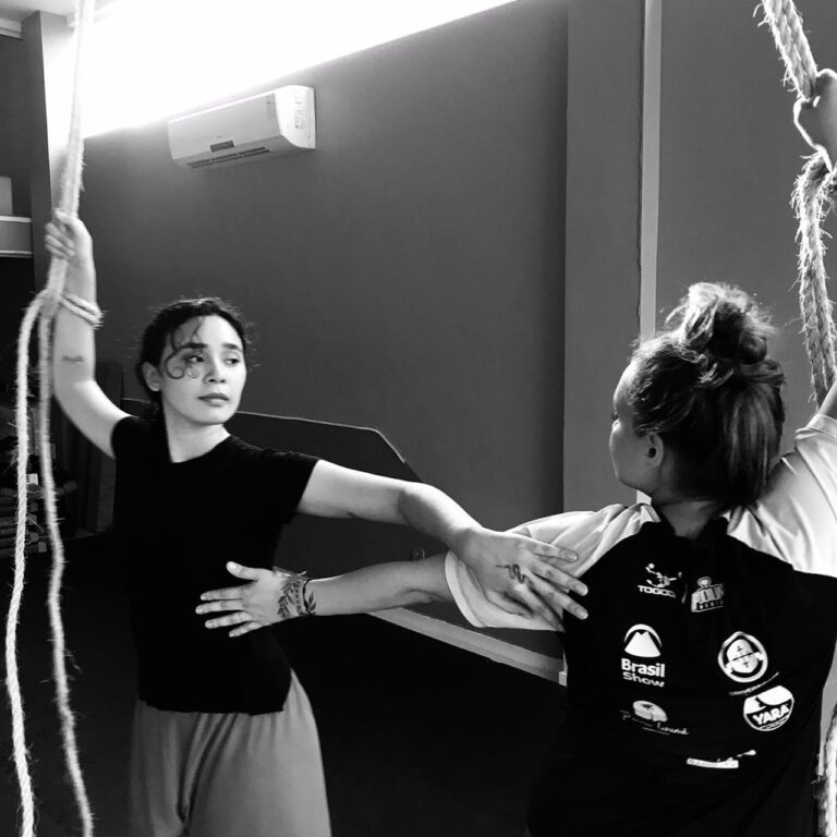 Projeto realiza espetáculo e oficina de dança gratuitos Projeto realiza espetáculo e oficina de dança gratuitos