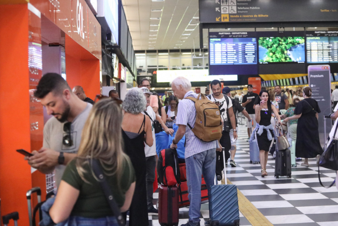 Anac propõe que "passageiros indisciplinados" fiquem até um ano sem poder voar