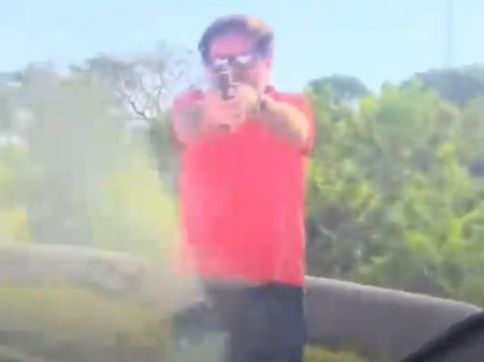 Defesa de empresário que atirou contra carro de casal em rodovia de SP diz que ele foi perseguido na estrada