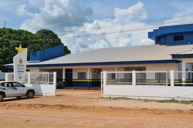 Em Itacoatiara, homem é preso por descumprir medida protetiva e perseguir ex-companheira