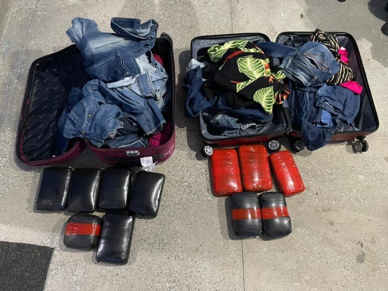 Homem é preso com 16 tabletes de drogas em porto de Santo Antônio do Içá