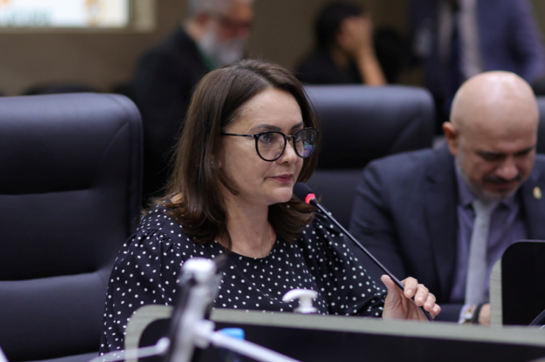 “É preciso tirar todas as questões religiosas”, diz vereadora Professora Jaqueline sobre o PL do aborto