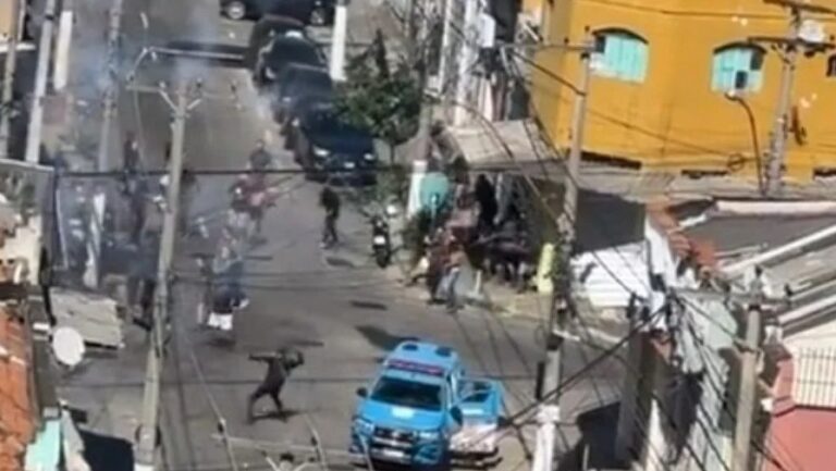 PM do Rio detém 25 torcedores por confusões antes de Vasco e Flamengo