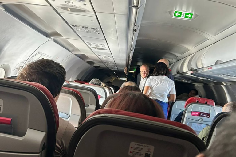 Alckmin socorre mulher que passou mal em voo de Brasília a SP