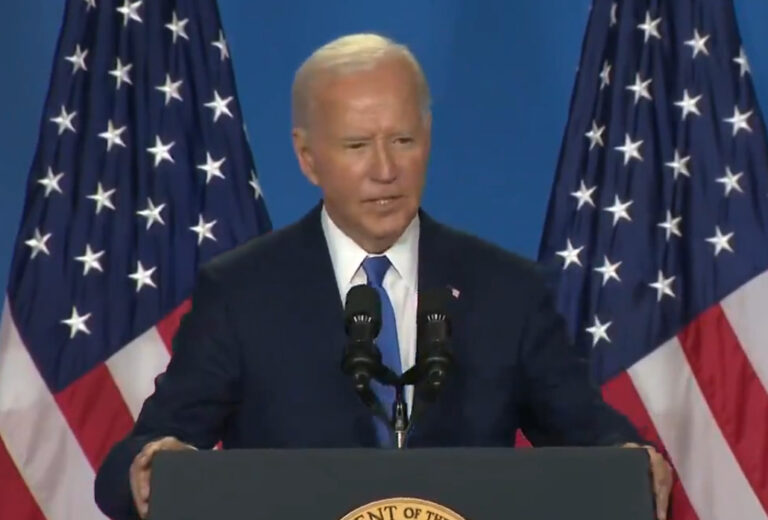 VÍDEO: Joe Biden confunde vice-presidente Kamala Harris com Donald Trump em coletiva