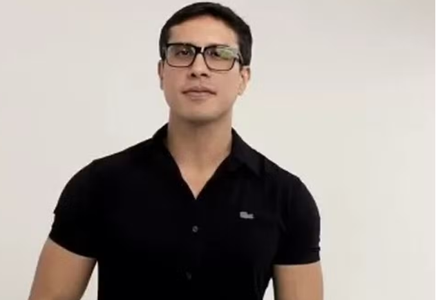 Cantor morre eletrocutado durante show em hotel no Pará