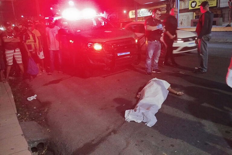 Mulher morre após ser atropelada na faixa de pedestres na zona Leste de Manaus