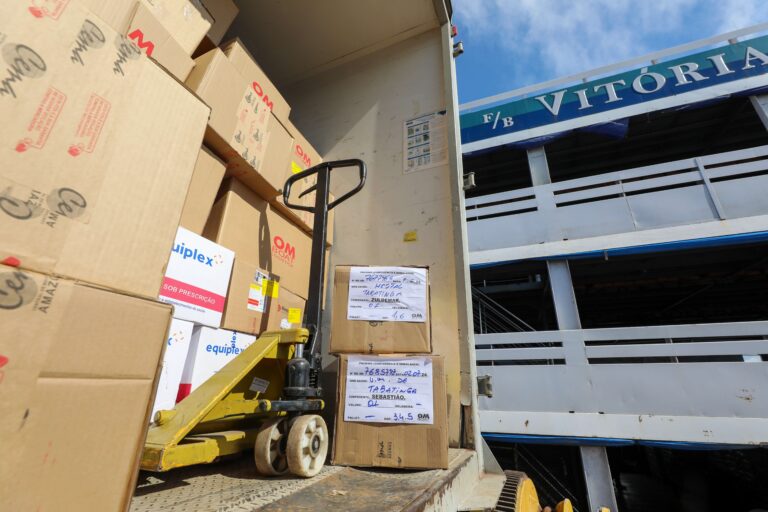 Devido à seca severa, governo antecipa envio de medicamentos para municípios do Amazonas