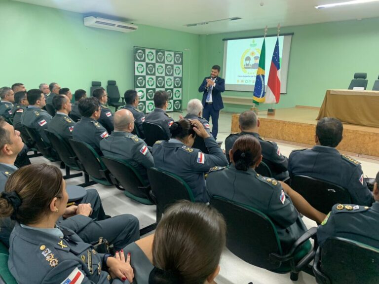 Policiais civis e militares participam do primeiro Curso Superior de Polícia na UEA