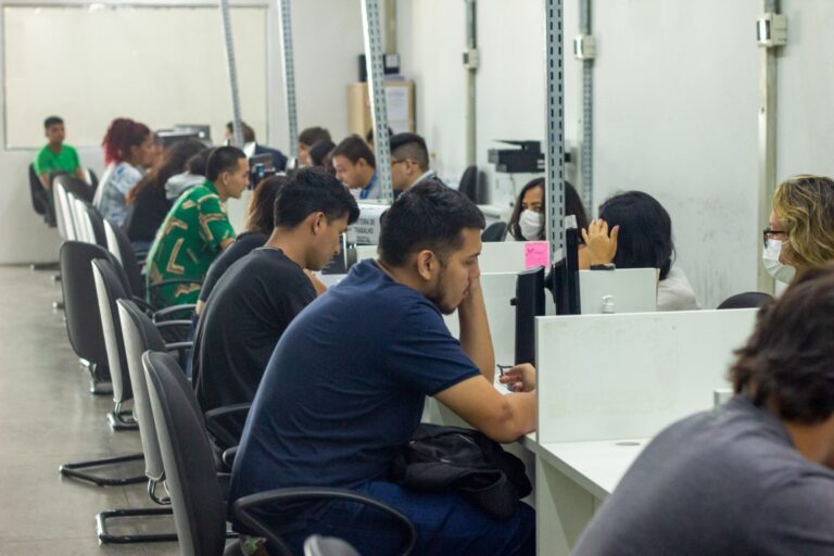 Serralheiro, coordenador de RH e mais: confira mais de 80 vagas de emprego no Sine Amazonas