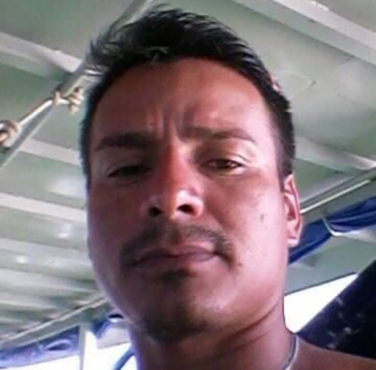 A autoridade policial solicita ampla divulgação da imagem do criminoso. 
