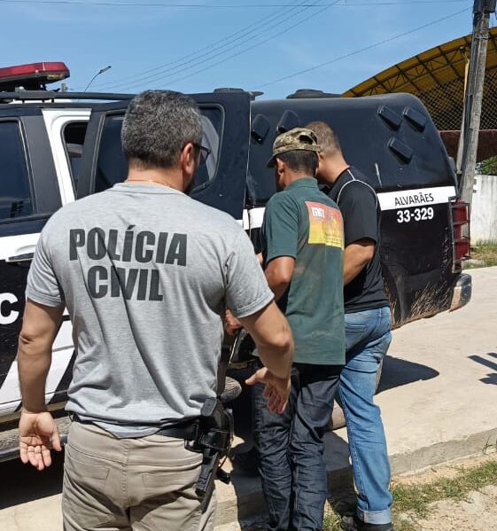 Pai é preso após espancar a própria filha no município de Alvarães, interior do AM