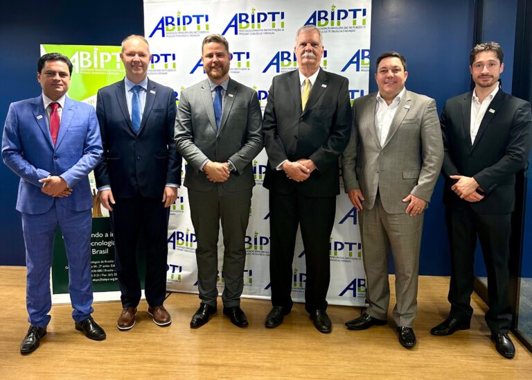 ABIPTI empossa novo Conselho Diretor
